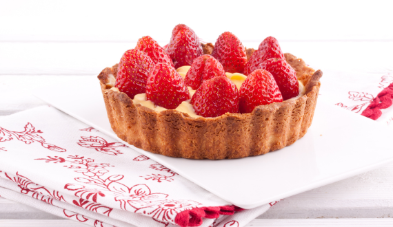 STRAWBERRY CROISSANT TART